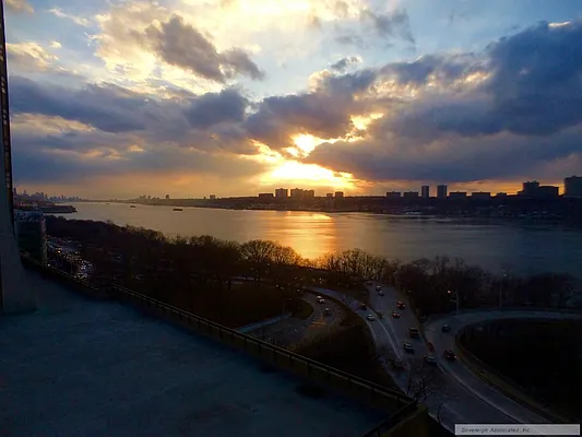 Rented by Sovereign Associates | media 22