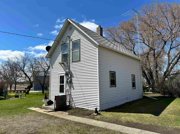 86 Lilly St, Drake, ND 58736