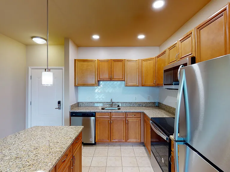 Signal Hill Apartment Homes — Photo 105