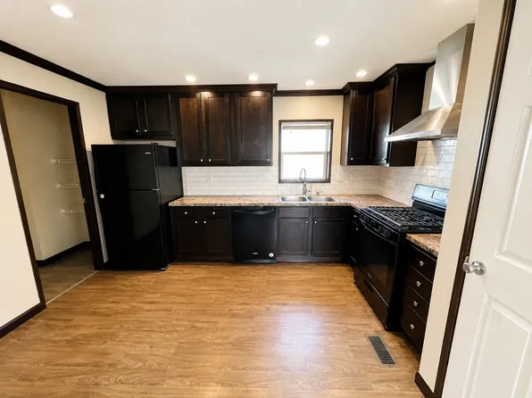 5 Sparrow Hill Dr #327, Lake Orion, MI 48359