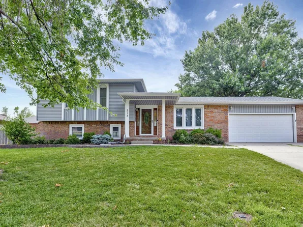 213 Timberlane Ct, Haysville, KS 67060