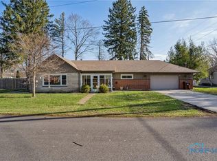 901 Crystal Ave, Findlay, OH 45840