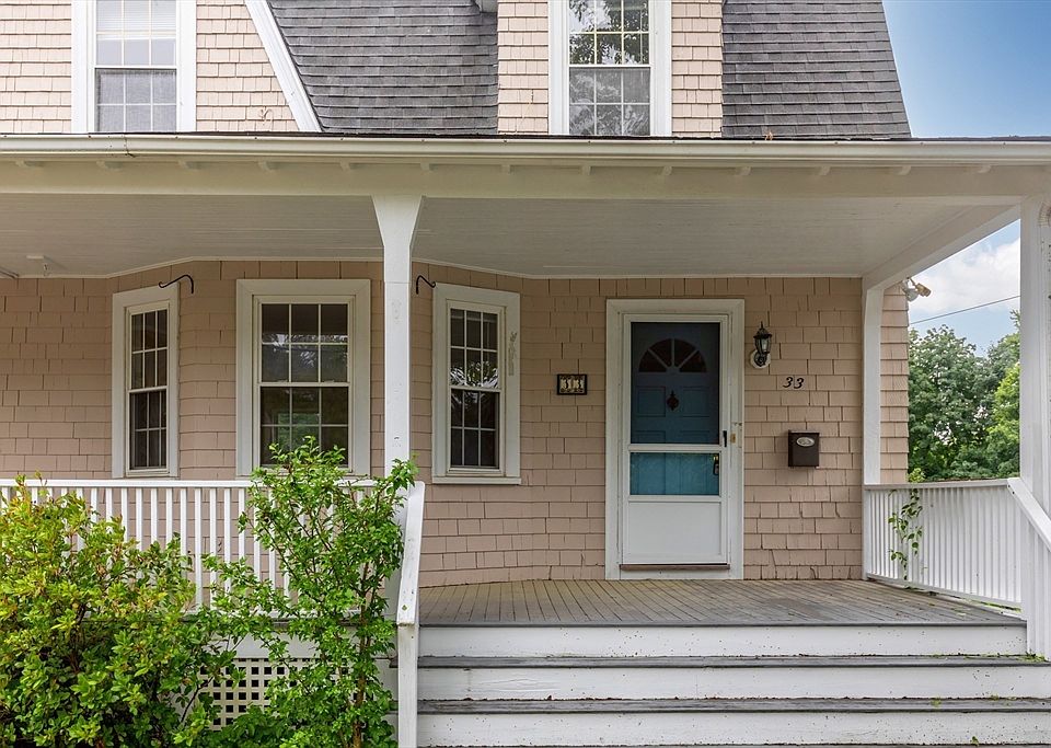1st image of 33 Spooner St