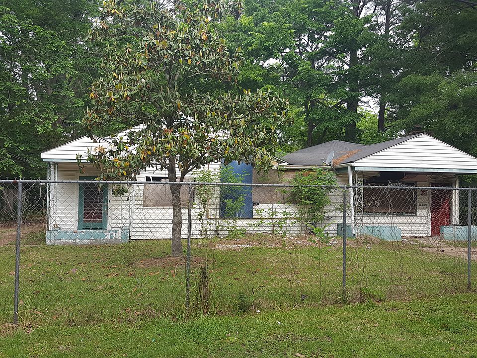 2nd image of 3905 Ilano Dr