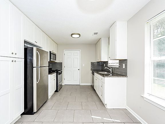 5th image of 4130 Monarch Dr