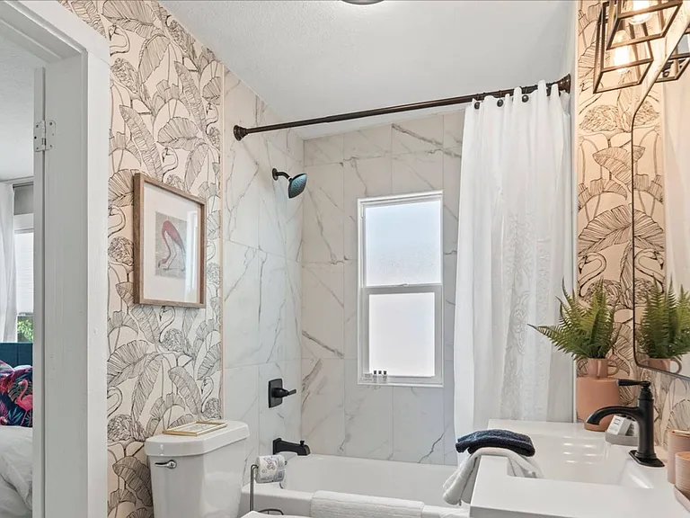 1104 E Louisiana Ave — Photo 19