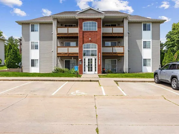 2452 Rushmore Dr #60, Iowa City, IA 52246