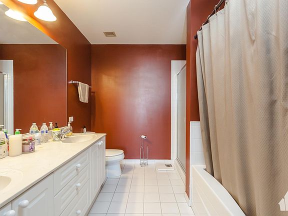 4th image of 1515 S Prairie Ave #1118N