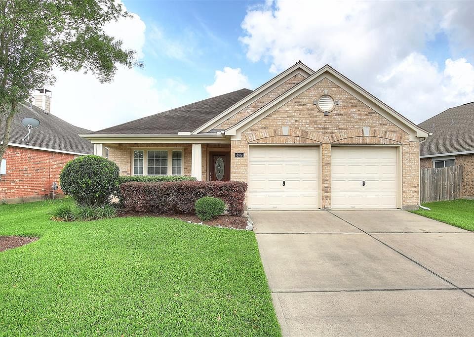 1st image of 875 Falling Springs Ln