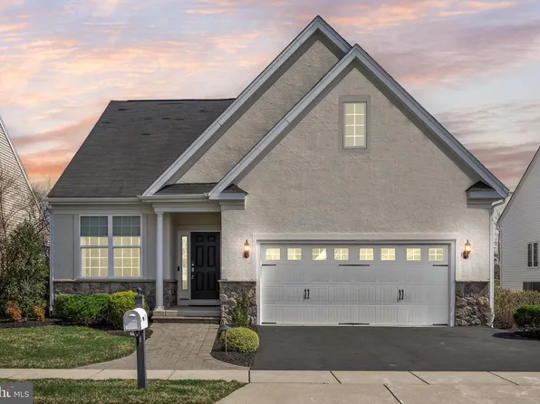 3 Montclaire Rd, Medford, NJ 08055