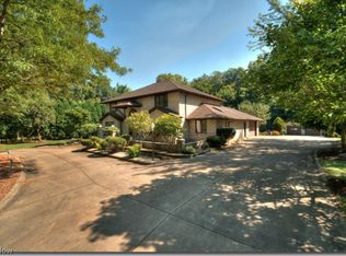 30430 Woodall Dr, Solon, OH 44139