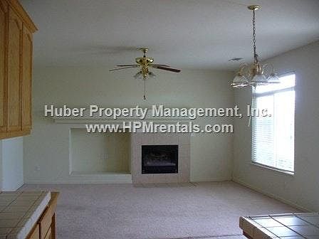 5th image of 2415 1st St