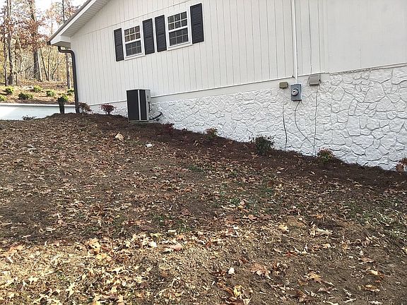 3rd image of 256 Royal Oaks Dr NE