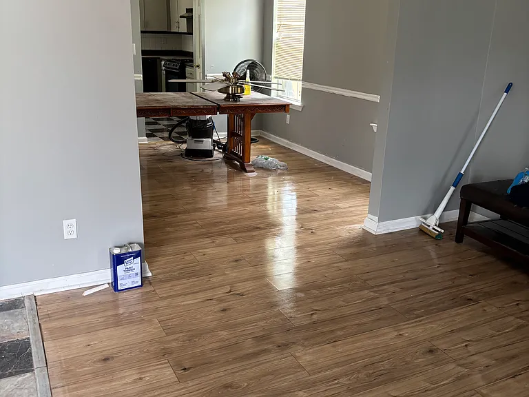 225 Vaness Dr — Photo 3