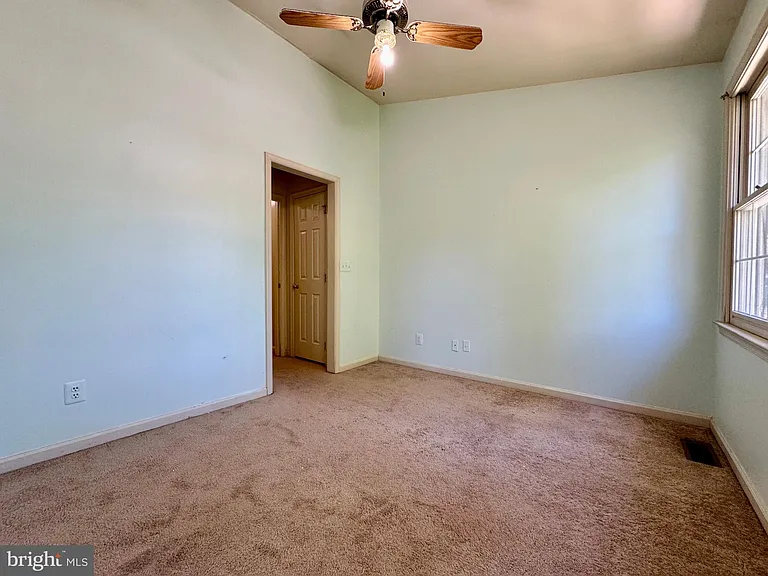 202 Anchor Cv — Photo 34