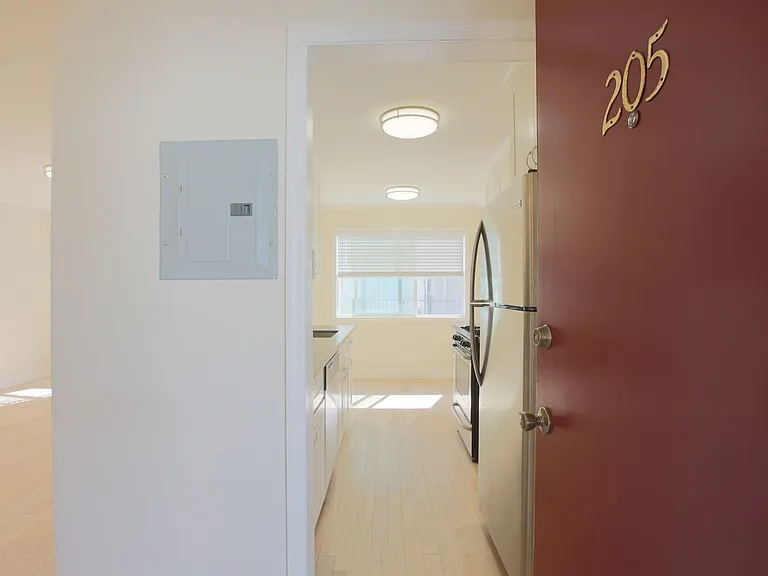 400 Orange St #205 — Photo 2