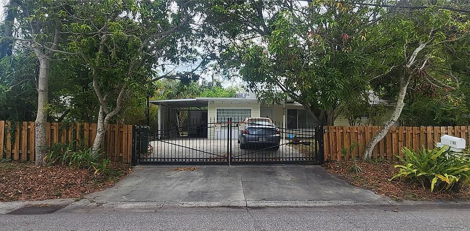 1st image of 1166 40th St
