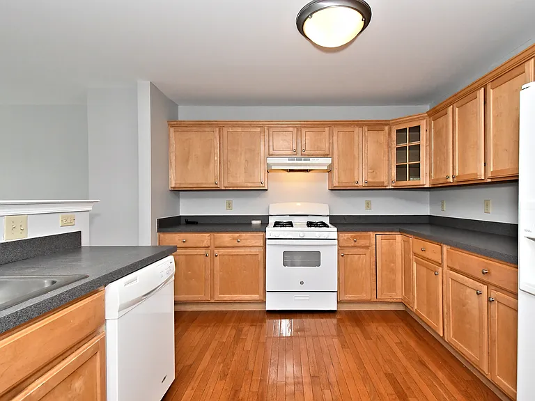 1028 Balley Dr — Photo 9