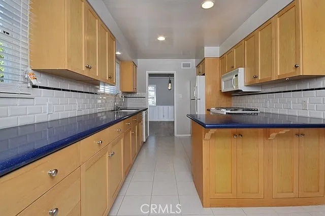 4423 Ethel Ave — Photo 10