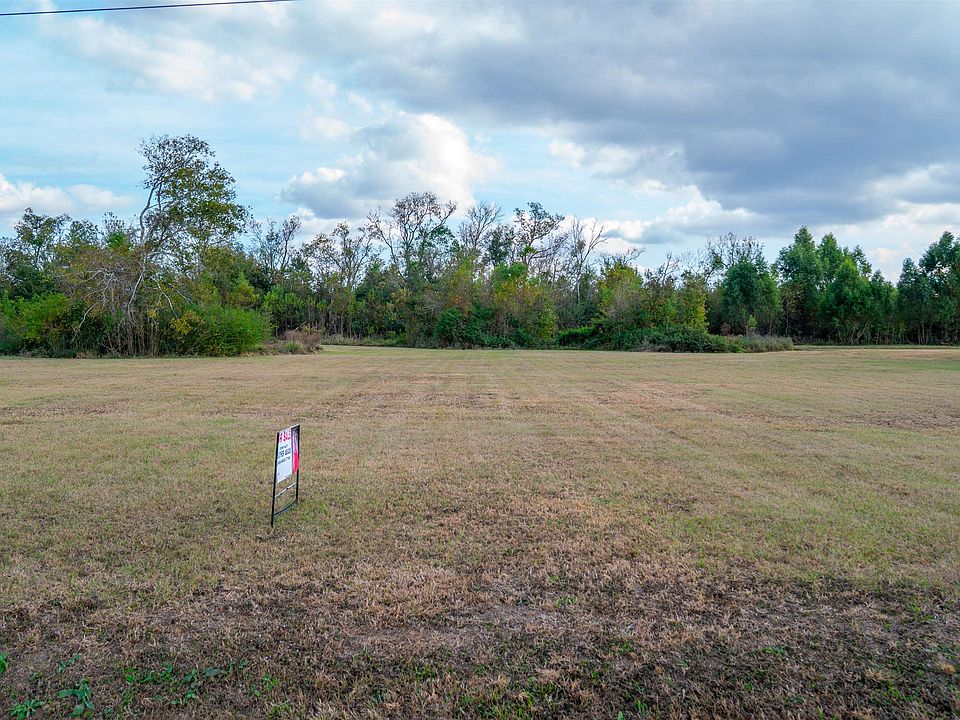 1st image of 415 Central Lafourche Dr