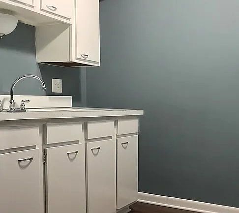 5th image of 320 Forest Park Dr #204