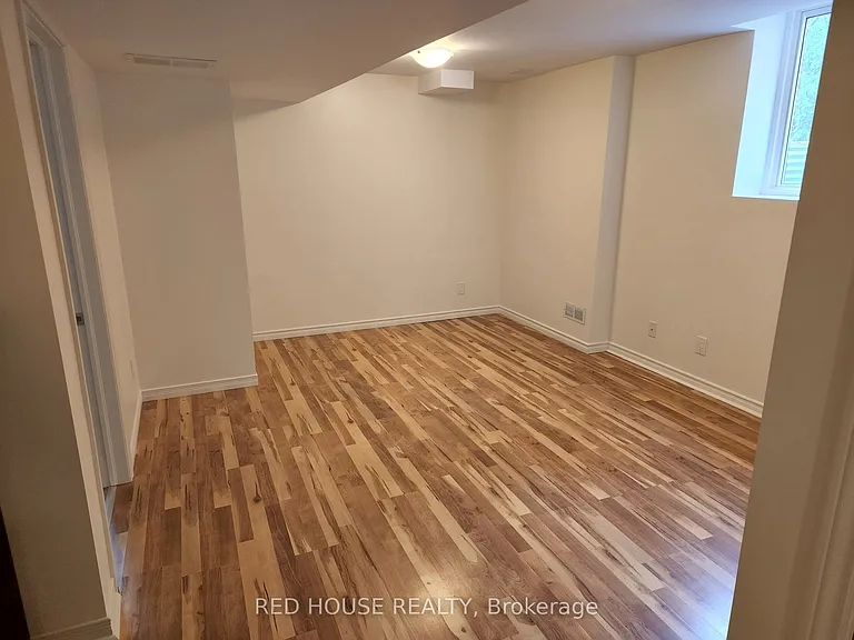 21B Balsam St S — Photo 6