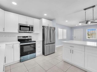 367 Phippen Waiters Rd #1, Dania, FL 33004