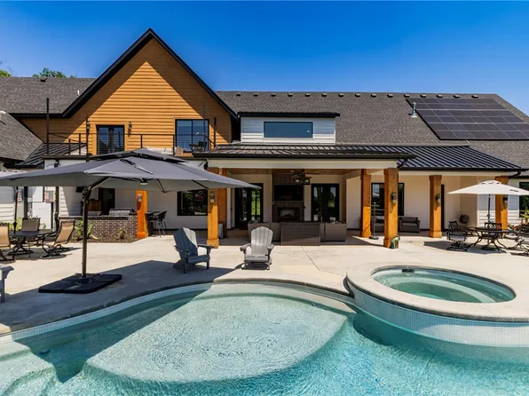 10901 Old Fashion Dr, Bentonville, AR 72712