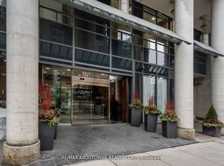 1121 Bay St #203, Toronto, ON M5S 3L9