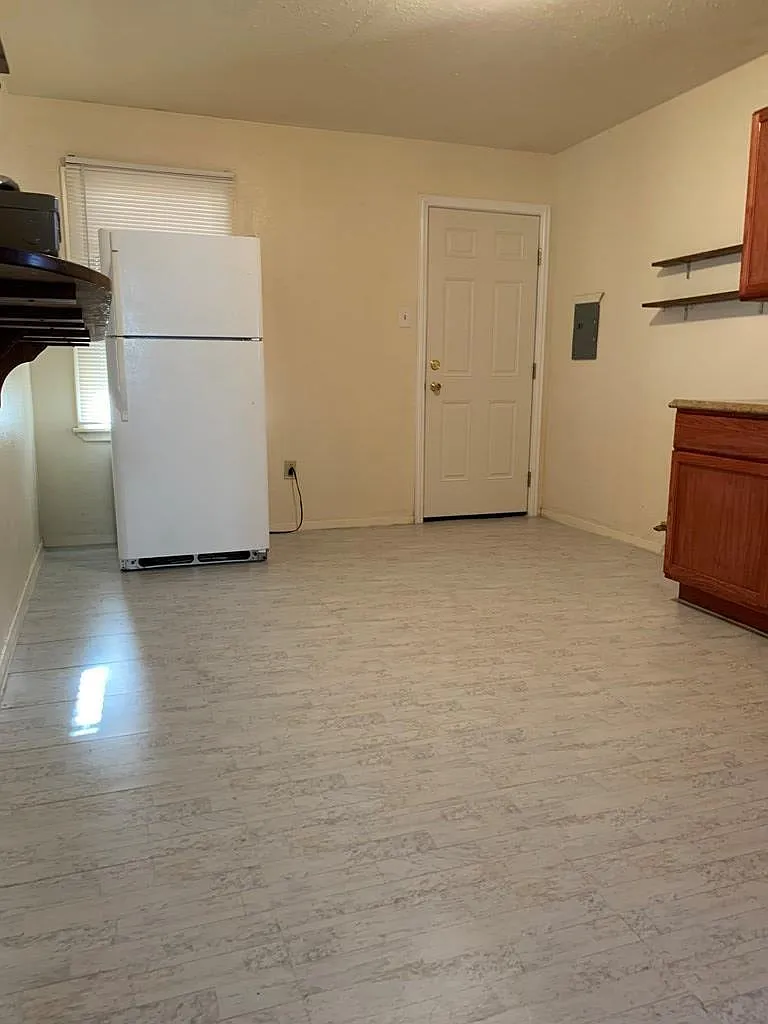 4 bed, 2.0 bath, 1512 sqft, $1,850 — Photo 3