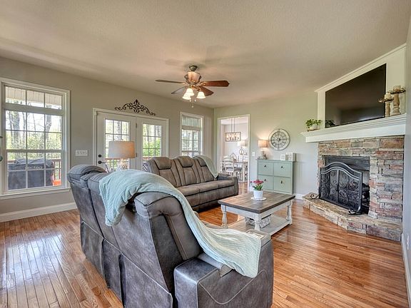 4th image of 315 Wildwood Brk