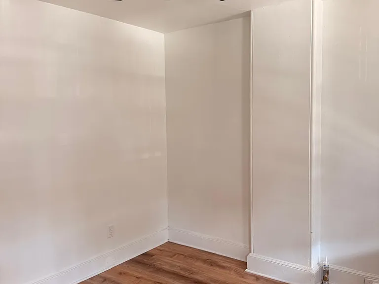 137 E Pleasant St — Photo 18