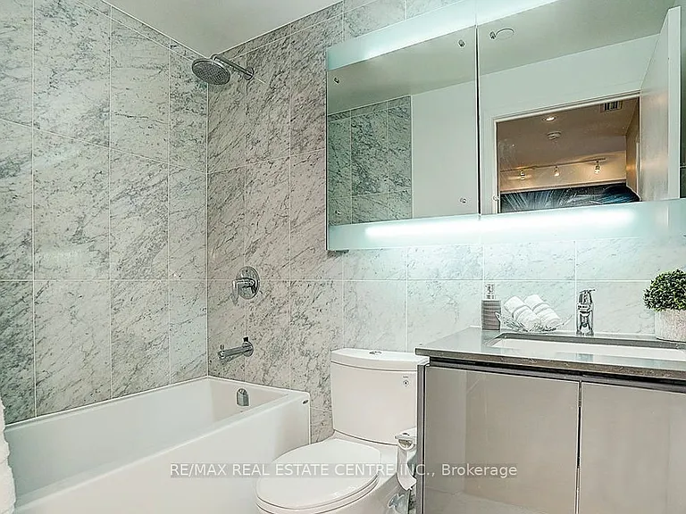 115 McMahon Dr #1701 — Photo 14