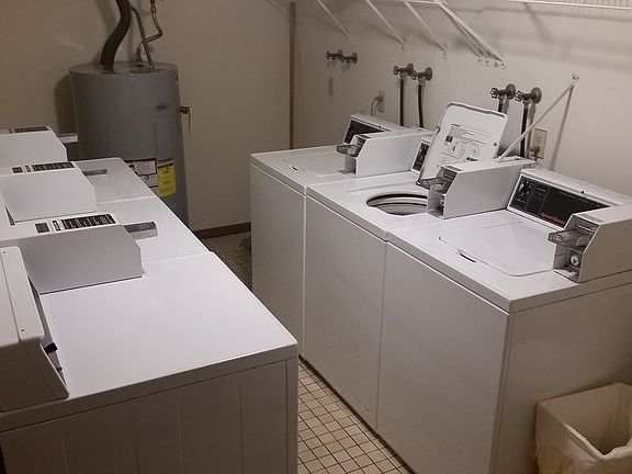 5th image of 521 Martin Luther King Dr W APT 9