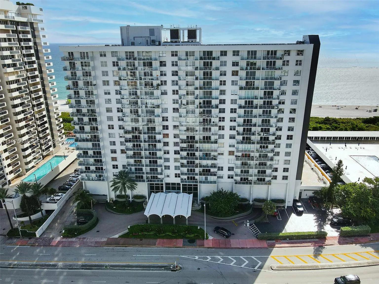 Arlen Beach Condo — Photo 2