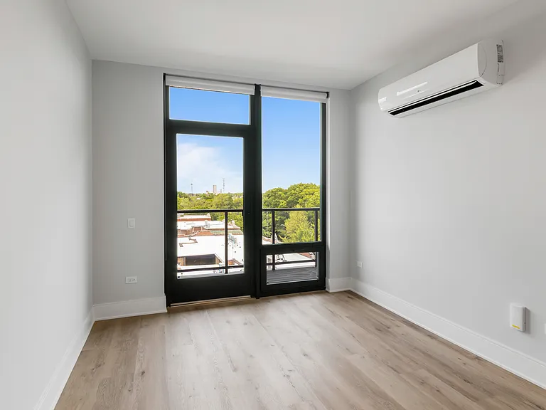 The Pierce At 7 Van Buren — Photo 15