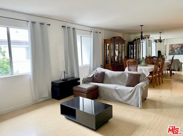 18555 Collins St APT C27, Tarzana, CA 91356