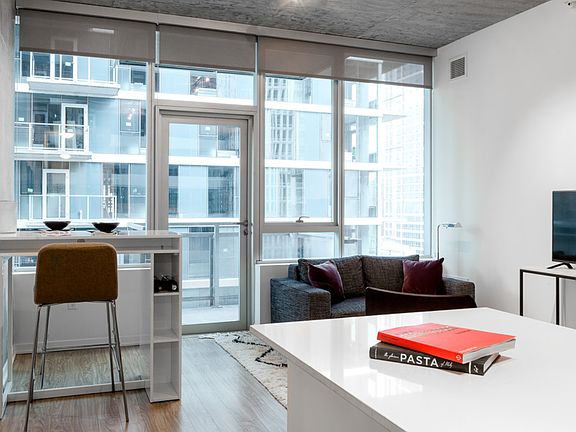 2nd image of 1337 S Wabash Ave #1413