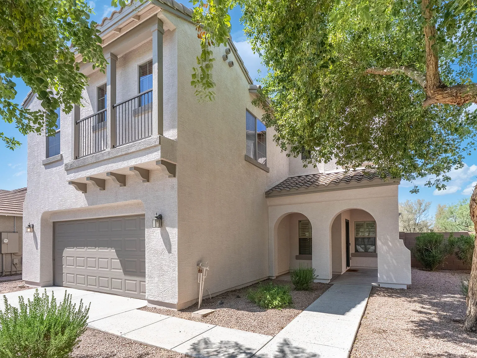 4 bed, 3.5 bath, 2172 sqft, $3,200 — Photo 2
