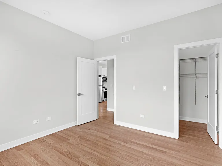 4856 N Troy St #3 — Photo 11