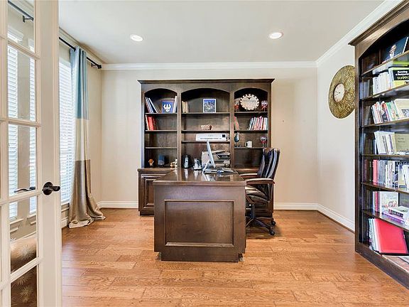 3rd image of 12310 Crest Haven Ln