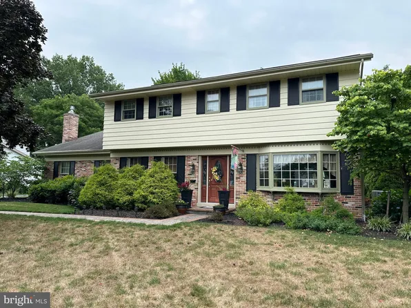 172 Hillcrest Ln, Elizabethtown, PA 17022