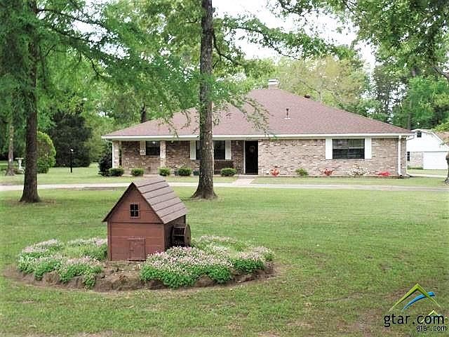 1st image of 405 Woodhaven Cir