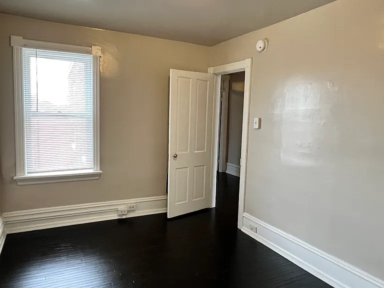 539 E Fulton St — Photo 13