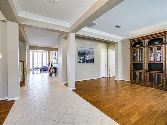 3rd image of 1513 Birchmont Ln