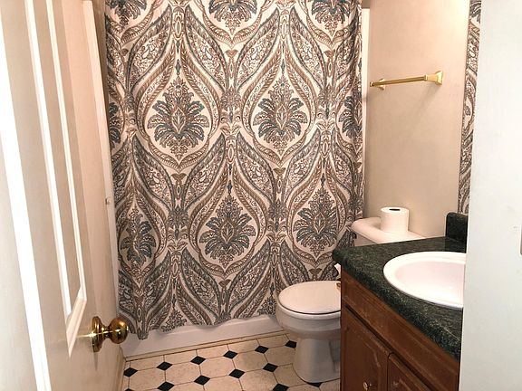 5th image of 109 W Monterey Ct