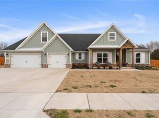 570 Briarwood Ln, Farmington, AR 72730