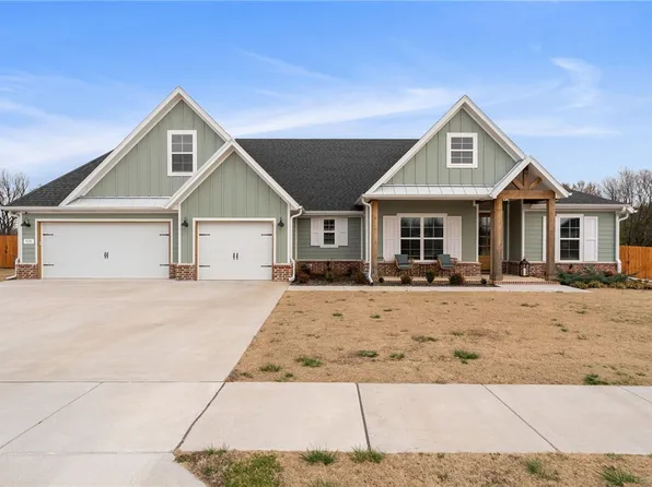 570 Briarwood Ln, Farmington, AR 72730