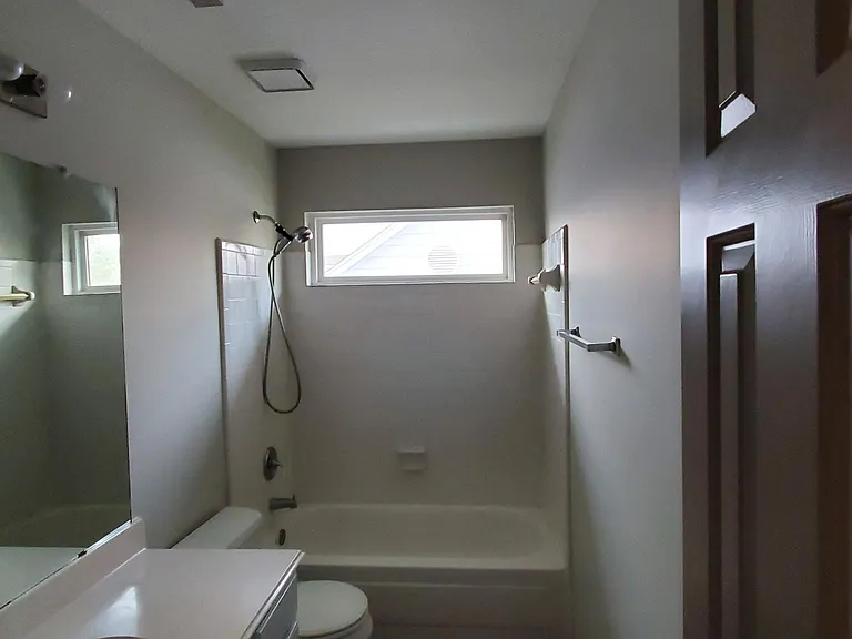 5747 Malcomboro Dr — Photo 13