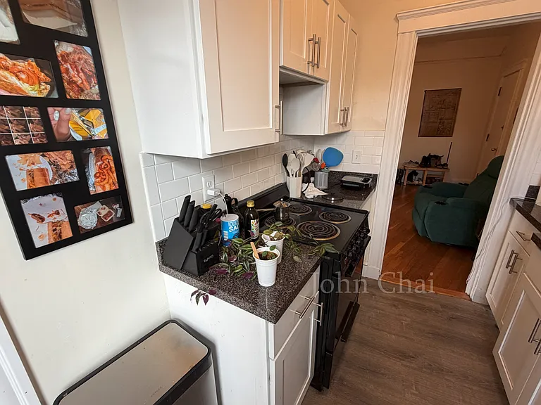 70 Chiswick Rd #21 — Photo 32